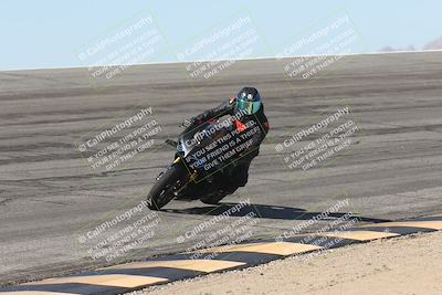 media/Oct-13-2025-Moto Forza (Mon) [[a66d839500]]/3-B Group/Session 2 (Bowl)/